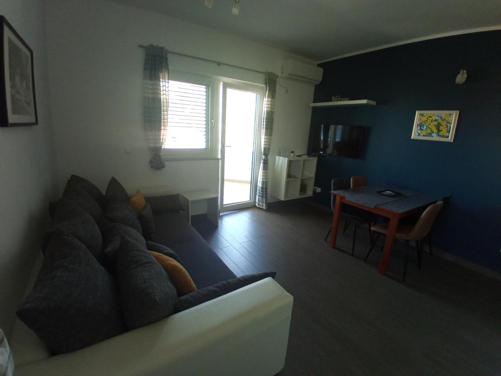 Villa Luce Apartment House คาร์โลบัก ภายนอก รูปภาพ