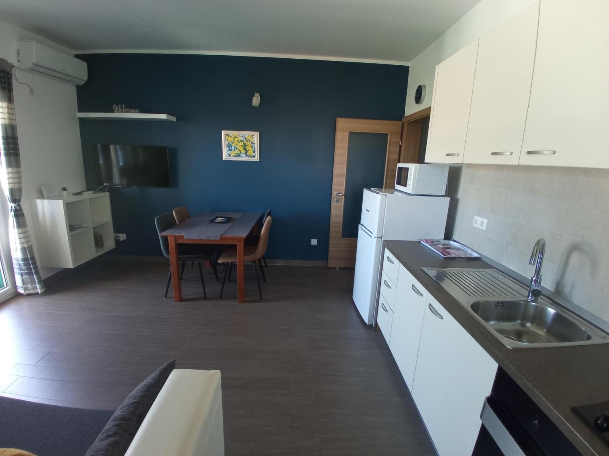 Villa Luce Apartment House คาร์โลบัก ภายนอก รูปภาพ