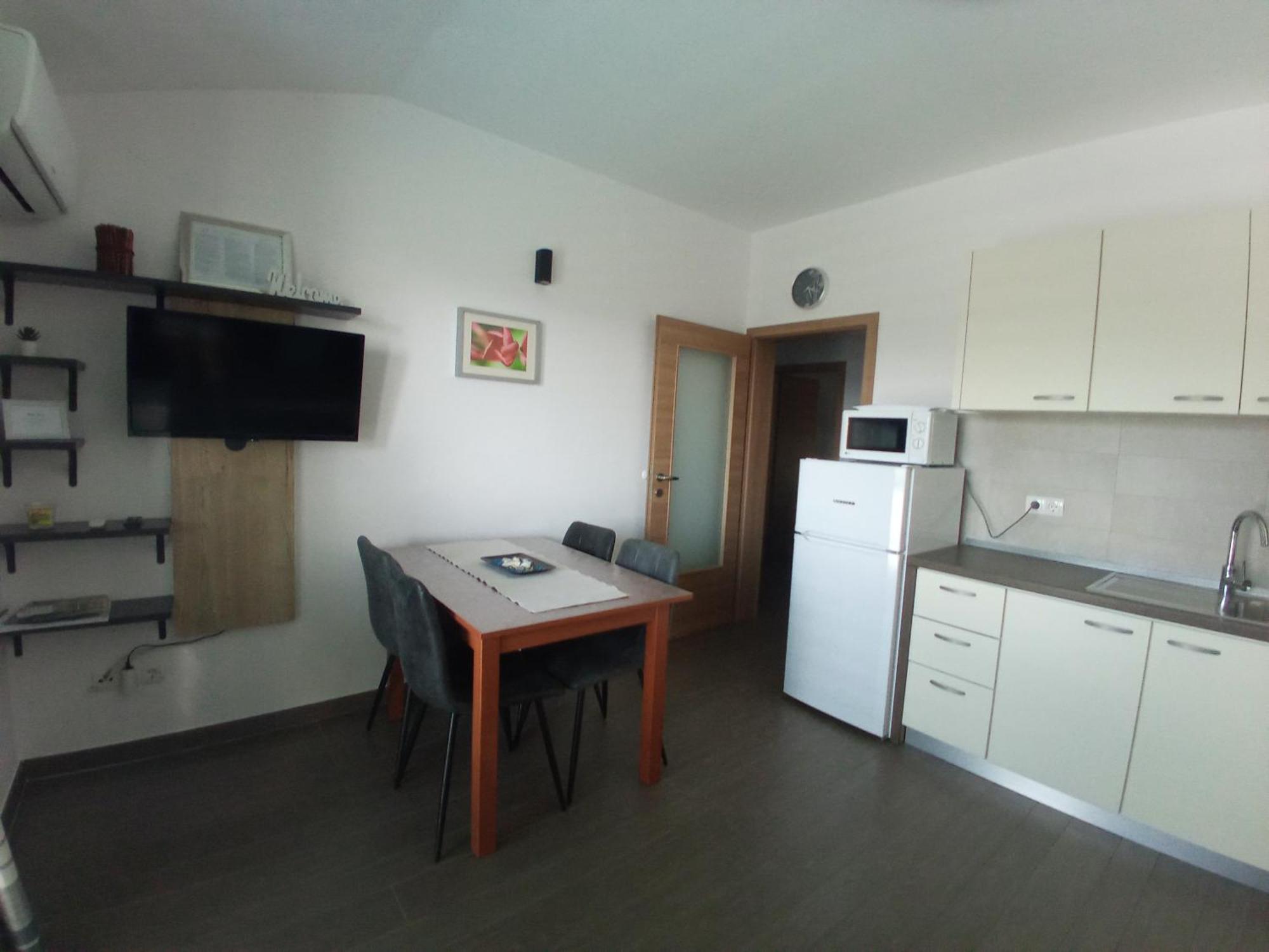 Villa Luce Apartment House คาร์โลบัก ภายนอก รูปภาพ