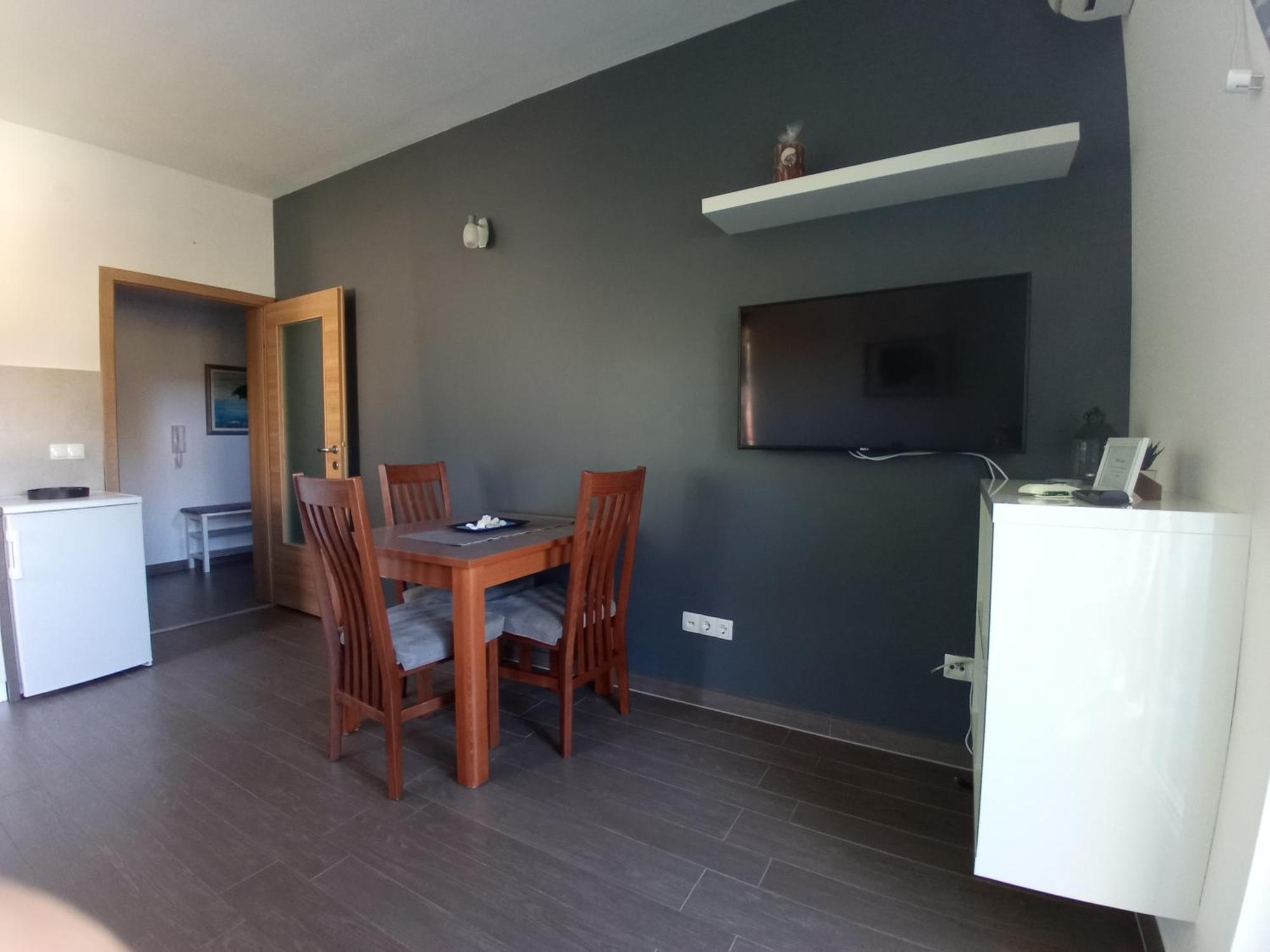 Villa Luce Apartment House คาร์โลบัก ภายนอก รูปภาพ